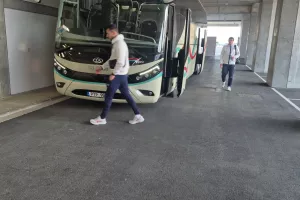 (ΦΩΤΟΣ Kerkida) Άφιξη...ΑΠΟΕΛ