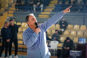 Η συγκινητική αφιέρωση του Προέδρου: "Στον πατέρα μου που ήταν ένας από εσάς!"