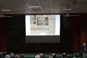 "Πετόσφαιρα στη Δερύνεια - Ένας αιώνας στο φιλέ"