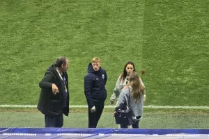 (Φώτος Kerkida) Μέσα...οι γυναίκες των παικτών του Απόλλωνα
