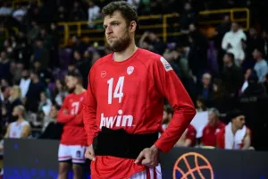 Απών και απόψε κόντρα στη Μονακό