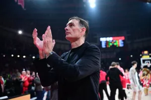 Μπαρτζώκας: "Είχαμε ομαδικό πνεύμα, δεν γινόταν χωρίς άμυνα"