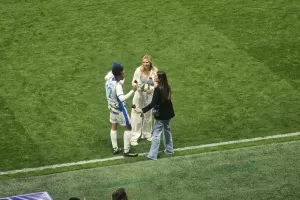 (Φώτος Kerkida) Μέσα...οι γυναίκες των παικτών του Απόλλωνα