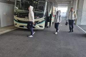 (ΦΩΤΟΣ Kerkida) Άφιξη...ΑΠΟΕΛ