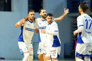 ΚΥΠΕΛΛΟΥΧΟΣ η ΑΕΚ με... buzzer beater στην παράταση! (Φώτος)