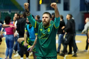 ΚΥΠΕΛΛΟΥΧΟΣ η ΑΕΚ με... buzzer beater στην παράταση! (Φώτος)
