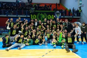 ΚΥΠΕΛΛΟΥΧΟΣ η ΑΕΚ με... buzzer beater στην παράταση! (Φώτος)