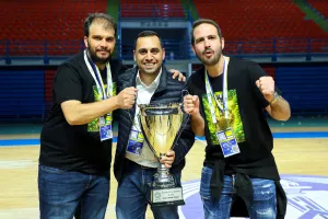Το σήκωσε... και ο Βουλευτής! 