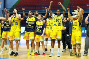 Κυριάρχησε στο φινάλε και... έφυγε για τελικό η ΑΕΛ! (Φώτος)