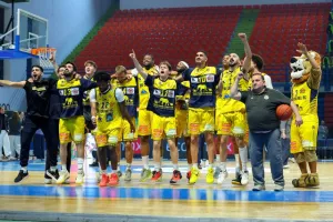 Κυριάρχησε στο φινάλε και... έφυγε για τελικό η ΑΕΛ! (Φώτος)