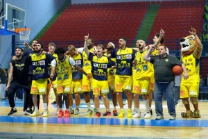 Κυριάρχησε στο φινάλε και... έφυγε για τελικό η ΑΕΛ! (Φώτος)