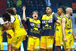Κυριάρχησε στο φινάλε και... έφυγε για τελικό η ΑΕΛ! (Φώτος)