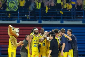 Κυριάρχησε στο φινάλε και... έφυγε για τελικό η ΑΕΛ! (Φώτος)