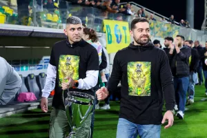 (Φώτος Kerkida) Γύρο... θριάμβου οι κυπελλούχοι στην Αρένα