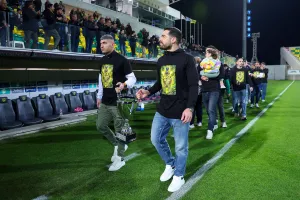 (Φώτος Kerkida) Γύρο... θριάμβου οι κυπελλούχοι στην Αρένα