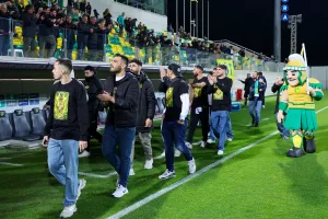 (Φώτος Kerkida) Γύρο... θριάμβου οι κυπελλούχοι στην Αρένα