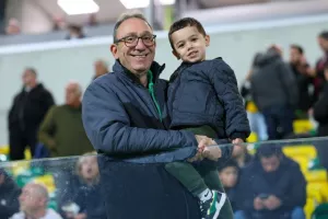 ΑΕΚ-ΑΠΟΕΛ: Τρίποντο...και στο -6 από την Ομόνοια! (φώτος)