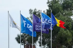 Πρεμιέρα με ήττα (Φώτος)
