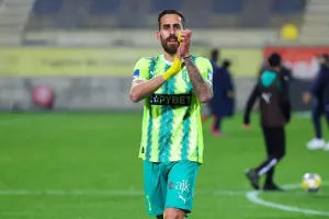 ΑΕΚ-ΑΠΟΕΛ: Τρίποντο...και στο -6 από την Ομόνοια! (φώτος)