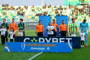 Νέο στραβοπάτημα η ΑΕΚ, πολύτιμος βαθμός για τον Ολυμπιακό!