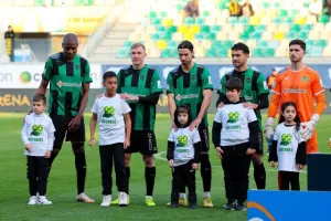 Νέο στραβοπάτημα η ΑΕΚ, πολύτιμος βαθμός για τον Ολυμπιακό!