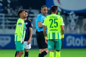 Εθνικός Άχνας -ΑΕΚ: Με δυο γκολ και... τρία δοκάρια ανέβηκε στη 2η θέση!