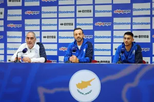 "Θα δοκιμάσουμε νέα πρόσωπα για να βγάλουμε συμπεράσματα"