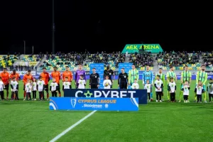 ΑΕΚ-ΑΠΟΕΛ: Τρίποντο...και στο -6 από την Ομόνοια! (φώτος)