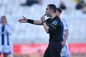 Έντονος Τσίκινης/"Δεν ξέρω γιατί ο Ιταλός επιμένει να τον βάζει σε... δυνατά παιχνίδια!"