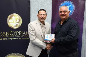 Η Συνέλευση του ΠΑΣΠ (Φώτος)