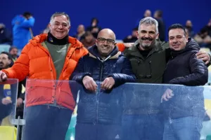 ΑΕΚ-ΑΠΟΕΛ: Τρίποντο...και στο -6 από την Ομόνοια! (φώτος)