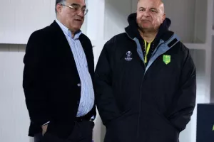 ΑΕΚ-ΑΠΟΕΛ: Τρίποντο...και στο -6 από την Ομόνοια! (φώτος)