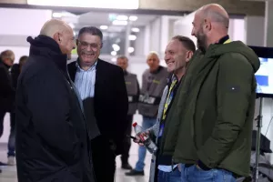 ΑΕΚ-ΑΠΟΕΛ: Τρίποντο...και στο -6 από την Ομόνοια! (φώτος)
