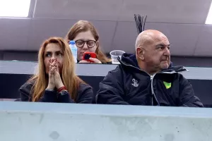 ΑΕΚ-ΑΠΟΕΛ: Τρίποντο...και στο -6 από την Ομόνοια! (φώτος)