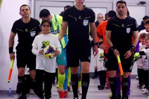 ΑΕΚ-ΑΠΟΕΛ: Τρίποντο...και στο -6 από την Ομόνοια! (φώτος)