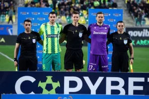 ΑΕΚ-ΑΠΟΕΛ: Τρίποντο...και στο -6 από την Ομόνοια! (φώτος)