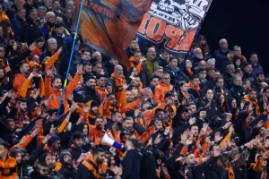 ΑΕΚ-ΑΠΟΕΛ: Τρίποντο...και στο -6 από την Ομόνοια! (φώτος)