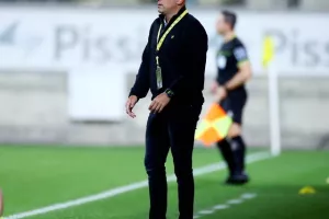 ΑΕΚ-ΑΠΟΕΛ: Τρίποντο...και στο -6 από την Ομόνοια! (φώτος)