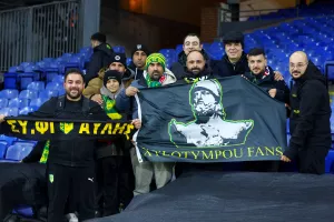 Οι ΑΕΚτζήδες στο "Selhurst Park" (Φώτος)