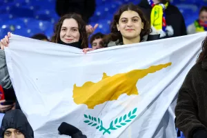 Με τη σημαία της Κύπρου!