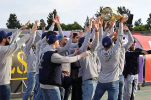Αποθεώθηκαν οι πρωταθλητές στο "Στέλιος Κυριακίδης" (ΒΙΝΤΕΟ Kerkida)