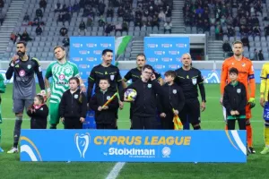 Άρης - ΑΠΟΕΛ: Τα είχε όλα, βάφτηκε... γαλαζοκίτρινο!