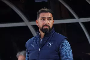 Τότε με Σερφά...
