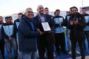(ΦΩΤΟΣ) Τιμήθηκε η Εθνική Ενόπλων 