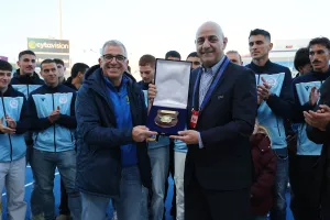 (ΦΩΤΟΣ) Τιμήθηκε η Εθνική Ενόπλων 