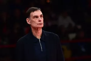 Μπαρτζώκας: “Πρέπει να παραμείνουμε φρέσκοι και υγιείς” – Τι είπε για την κατάσταση των τραυματιών
