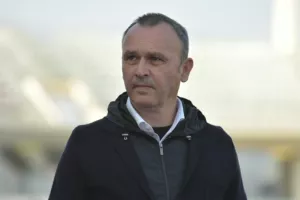 Μπράτσος: «Μείναμε ζωντανοί, ο βαθμός μας διατηρεί τις ελπίδες-Πρέπει να παλέψουμε στα εναπομείναντα ματς»
