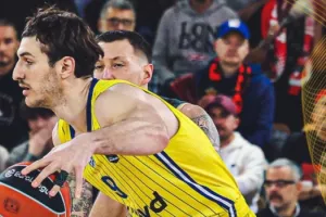Σόου ο Ντε Κολό, αλλά λύγισε η Φενέρ