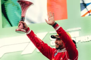 F1: Χάμιλτον για το πρώτο του βάθρο με τη Ferrari