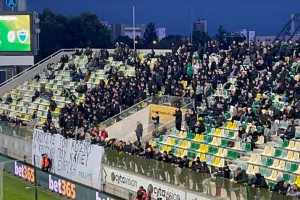 (ΒΙΝΤΕΟ Kerkida) Τα ΔΥΟ συνθήματα που φώναξαν οι οργανωμένοι της ΑΕΚ